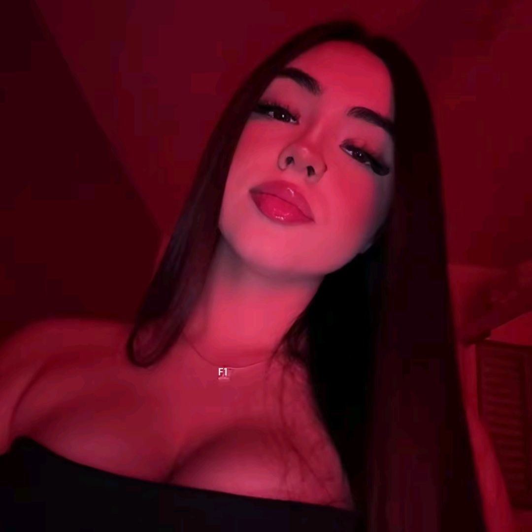 Nil - Esenyurt Escort